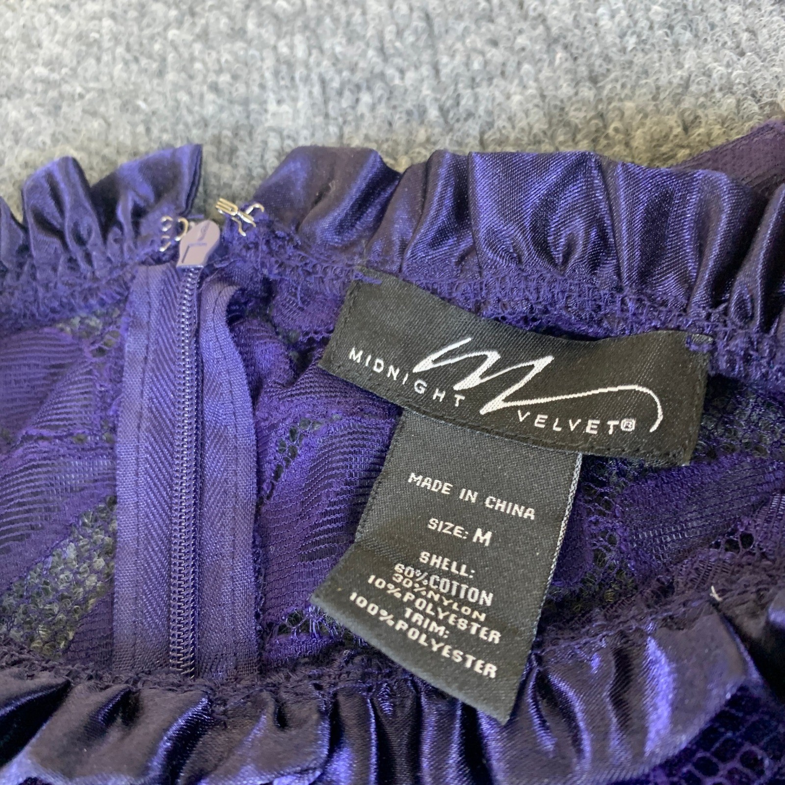 Midnight Velvet Purple Floral Lace Blouse Ruffle Neck Satin Cuffs Size M