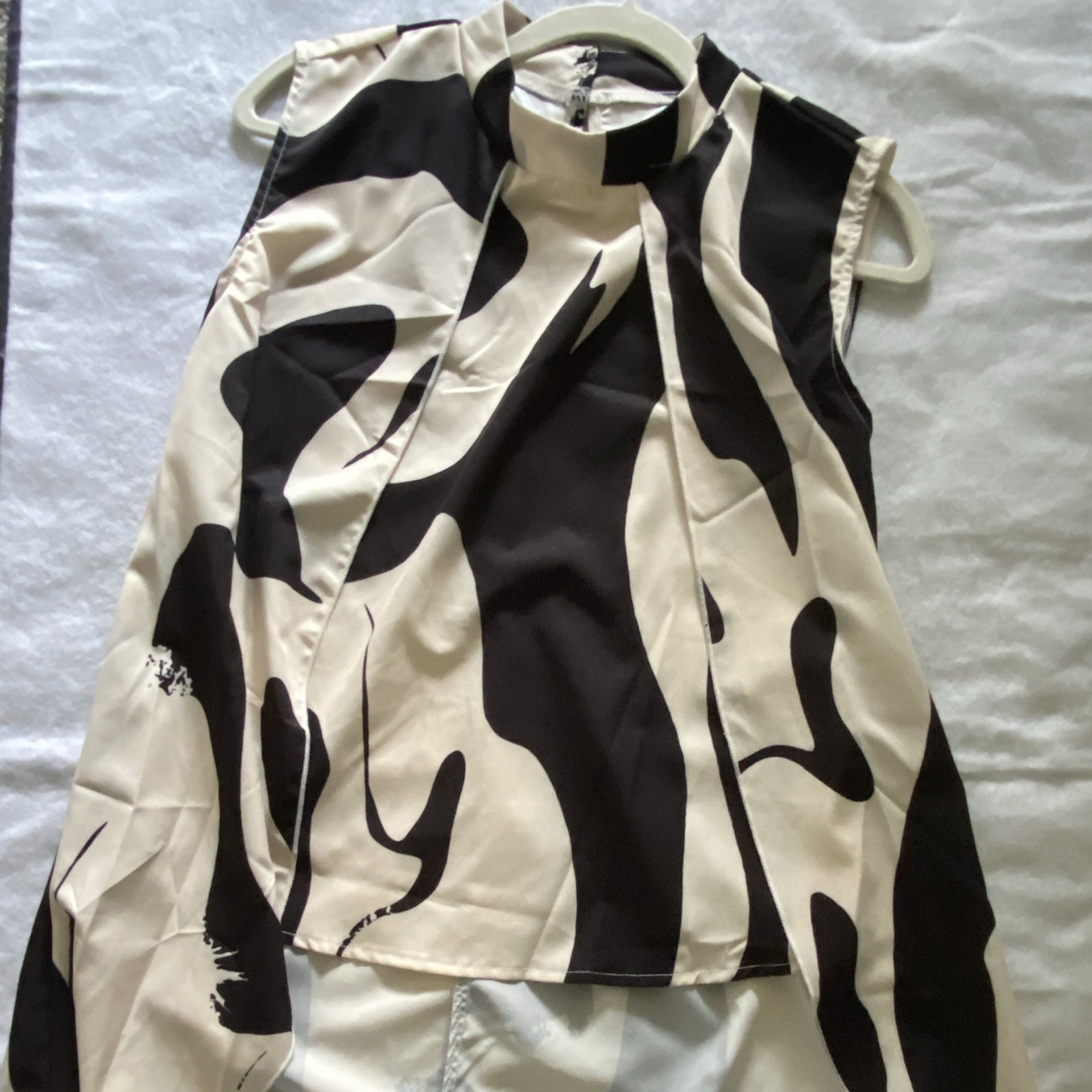 SHEIN Black/White Abstract Shift Dress High Neck Sleeveless Short M Polyester