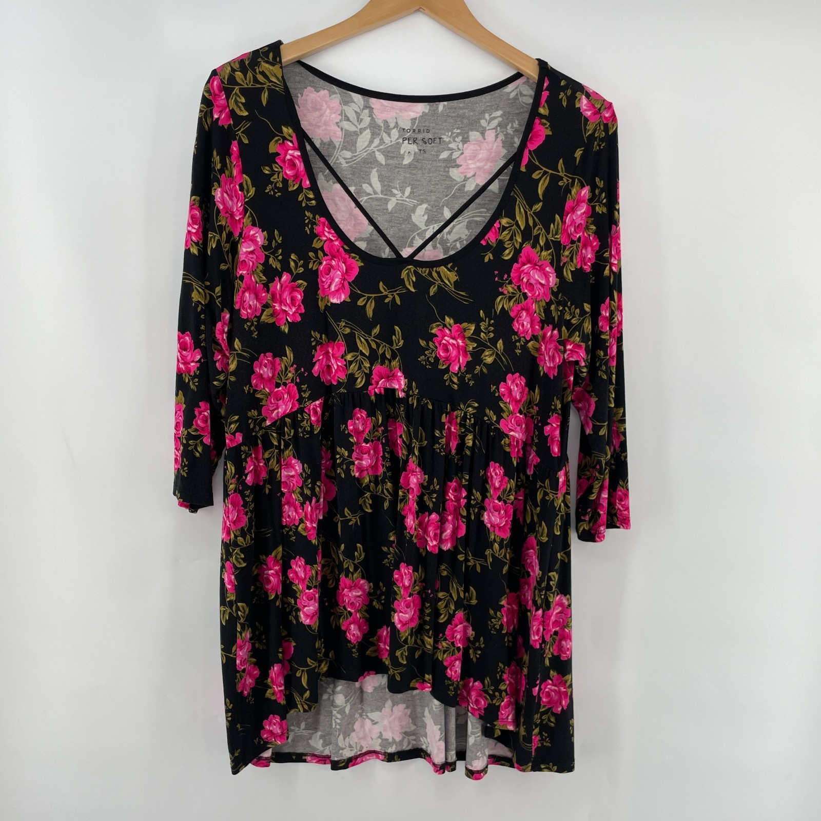 Torrid Tunic Top Size *0 Super Soft Black Roses Floral Whimsigoth Witchy Dark
