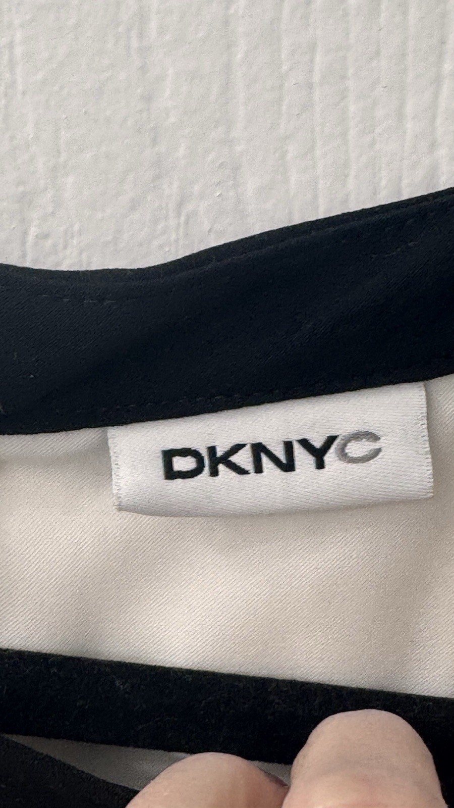 DKNYC Ivory Sleeveless Fringe Blouse Black Accents Zip Back Size Large Boho Chic