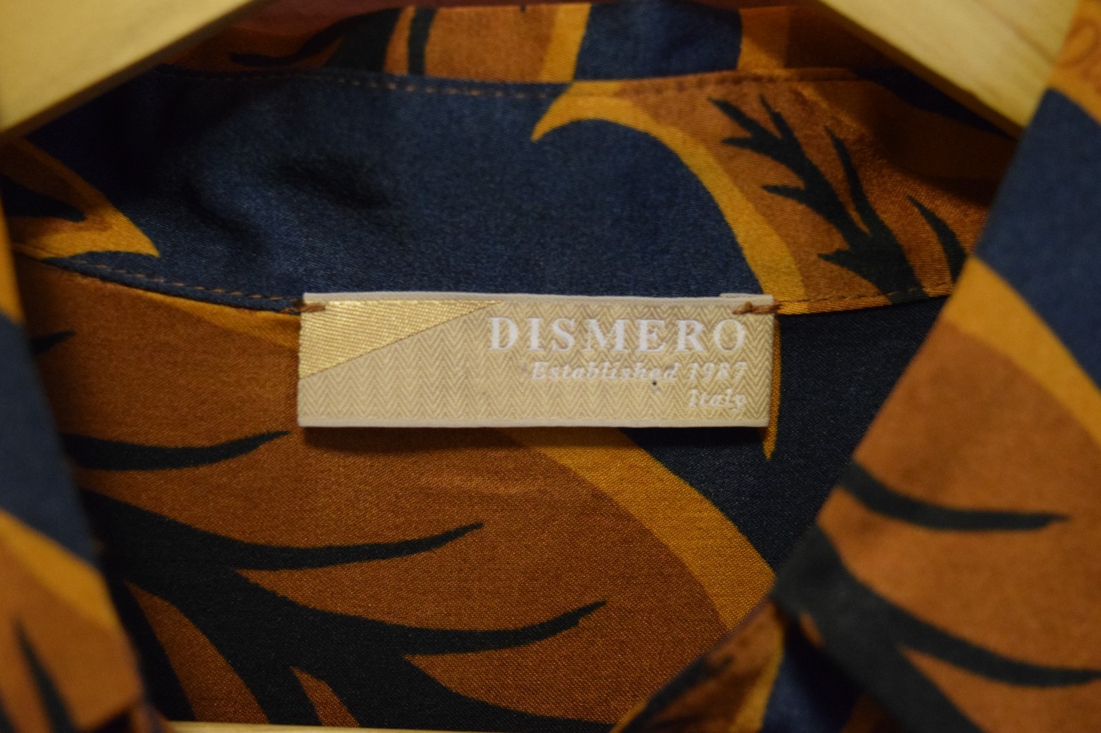 DISMERO Italian Satin Leaf Print Button Up Shirt Blouse Top Size XL