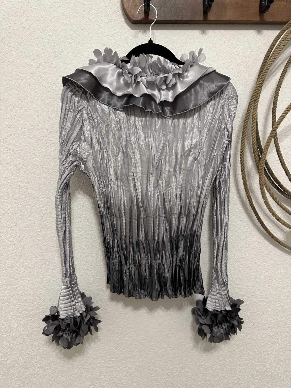 Vintage Y2K Fantazia Ombré Popcorn Top w/ 3D Floral Ruffles