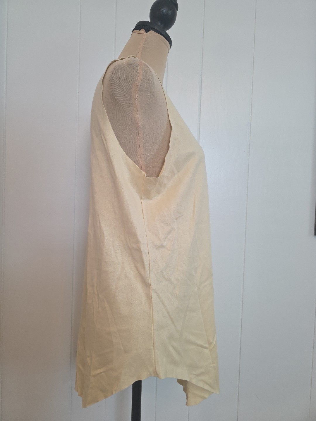 PLANET By Lauren G Scoop Neck SHIRTTAIL Tank Top Pale Yellow Size 2 US 10/14 NWT