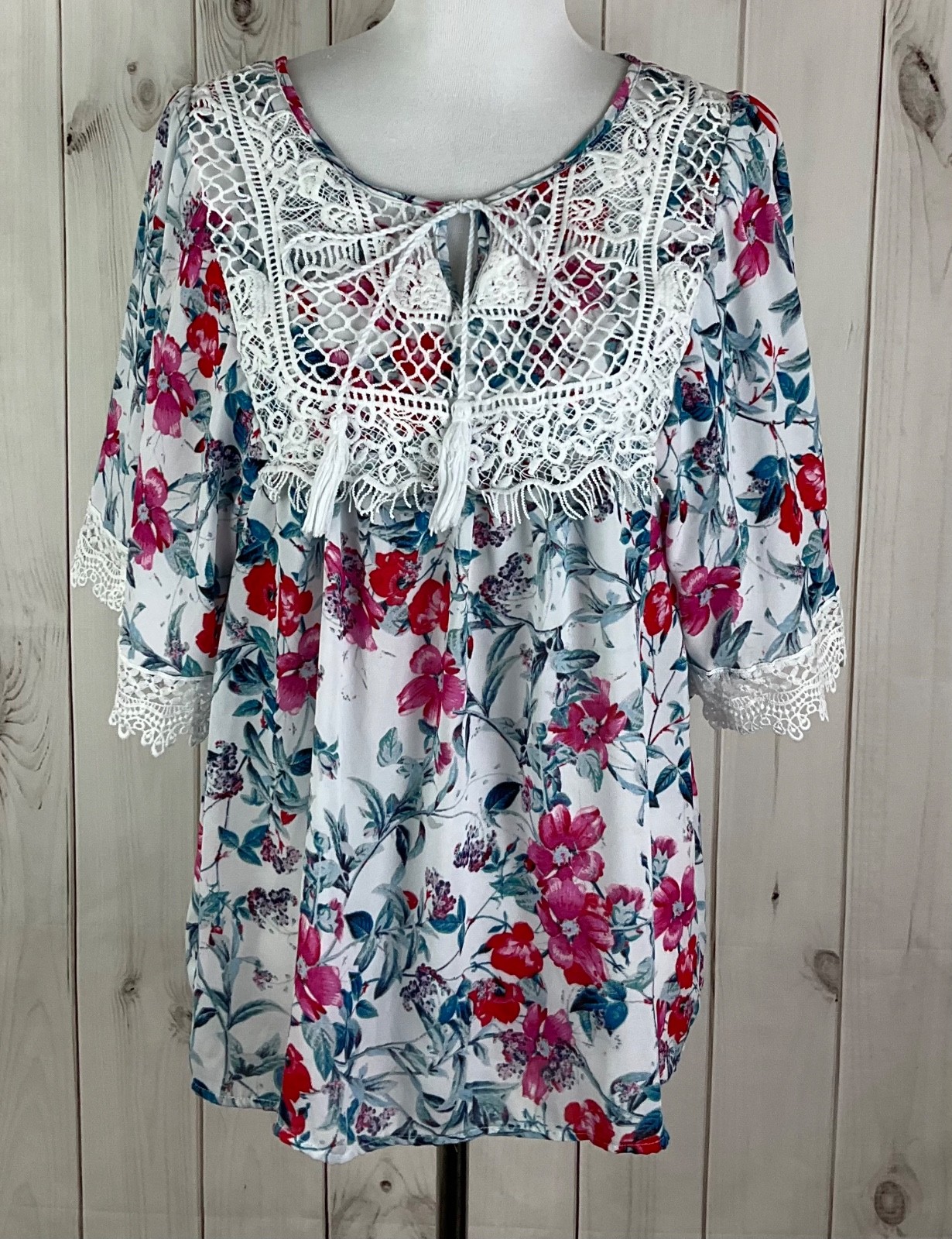 New Directions Women’s Floral Tassel Tie Neck Flare Sleeve Lace Trim Top Size M
