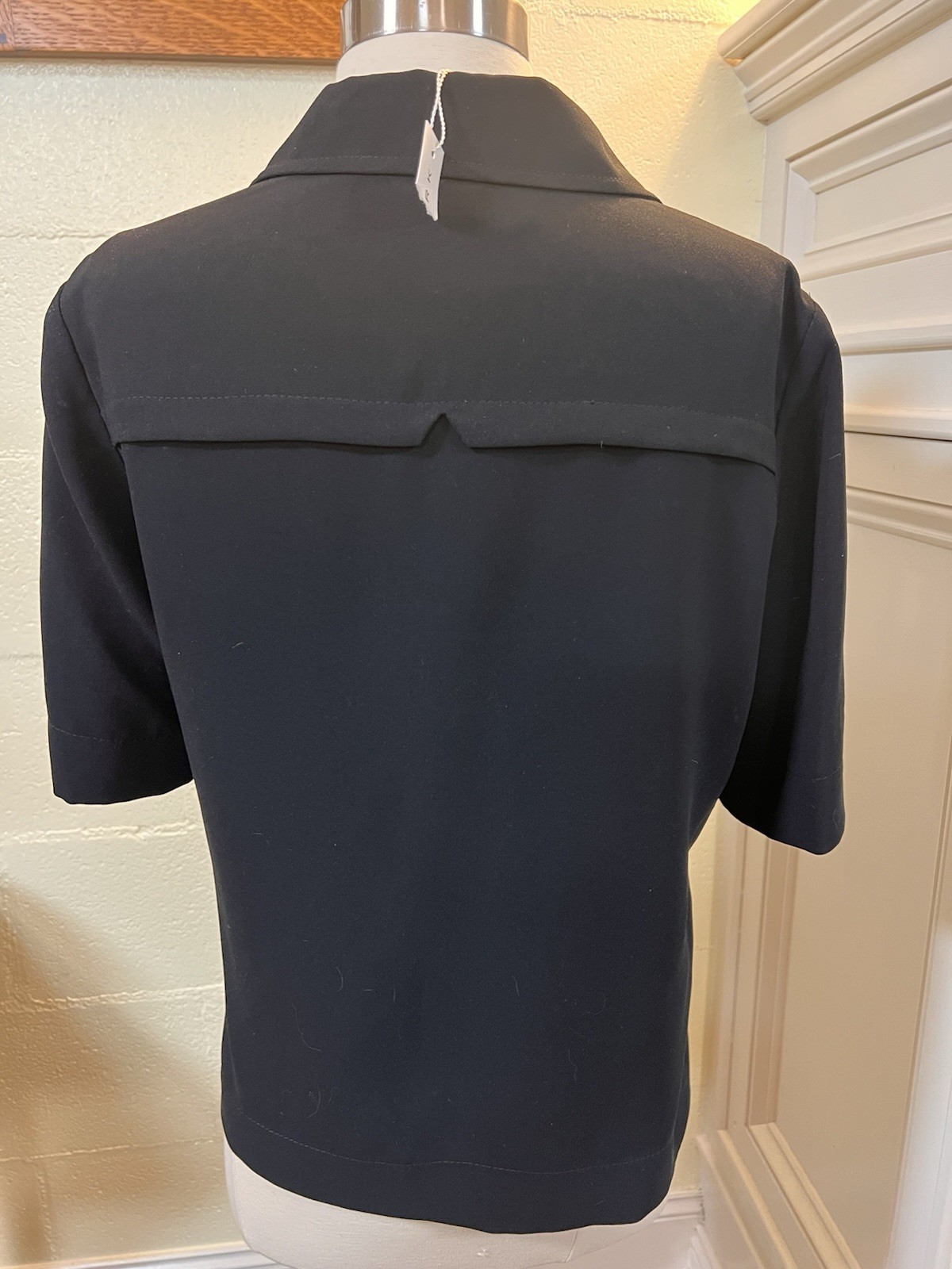 NWT Trina Turk Black Blouse Top With Pockets Size Small Made In USA