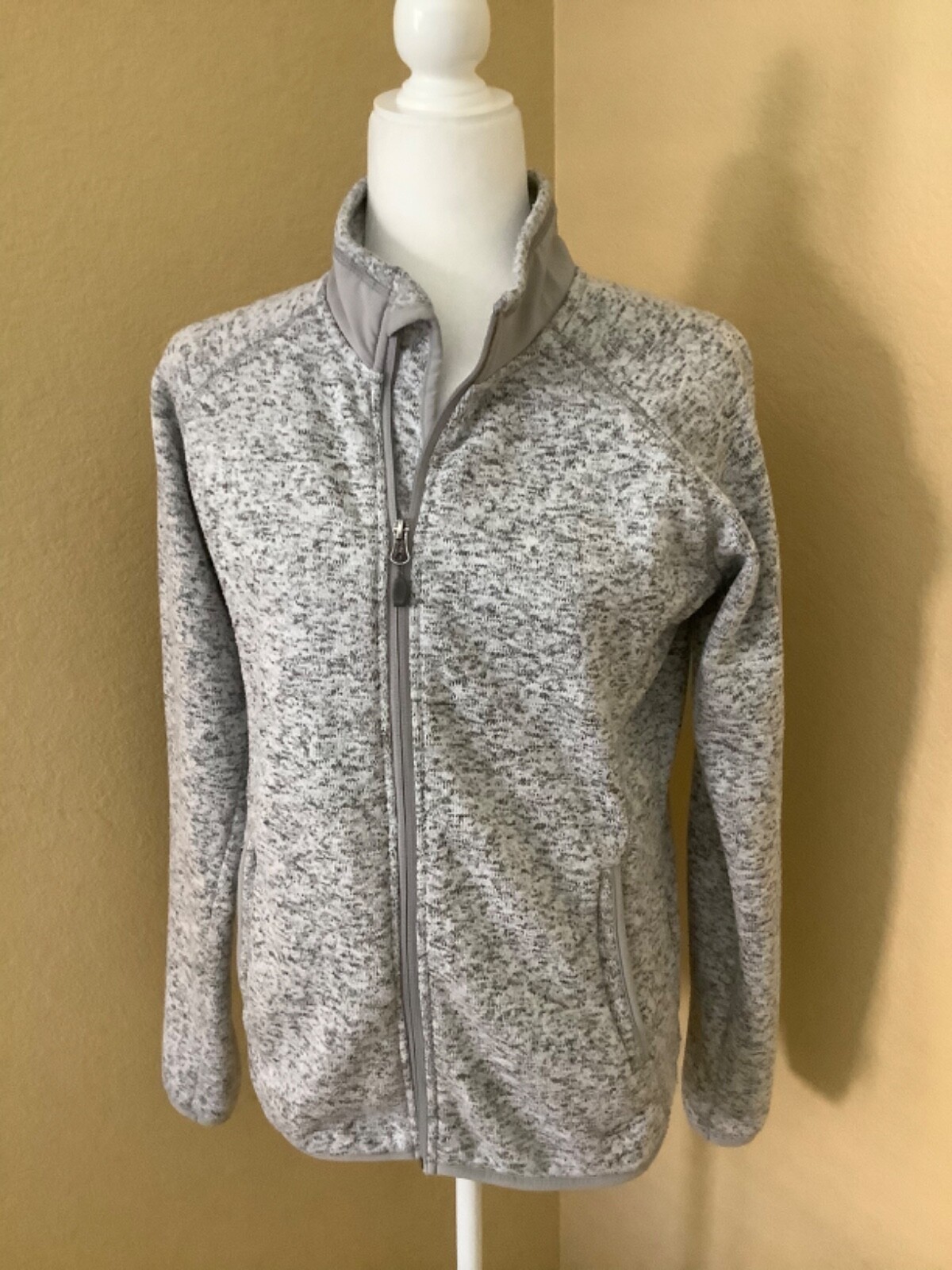 FOSSA Women’s Gray Full Zip Jacket With 3 Zipper Pockets Size S