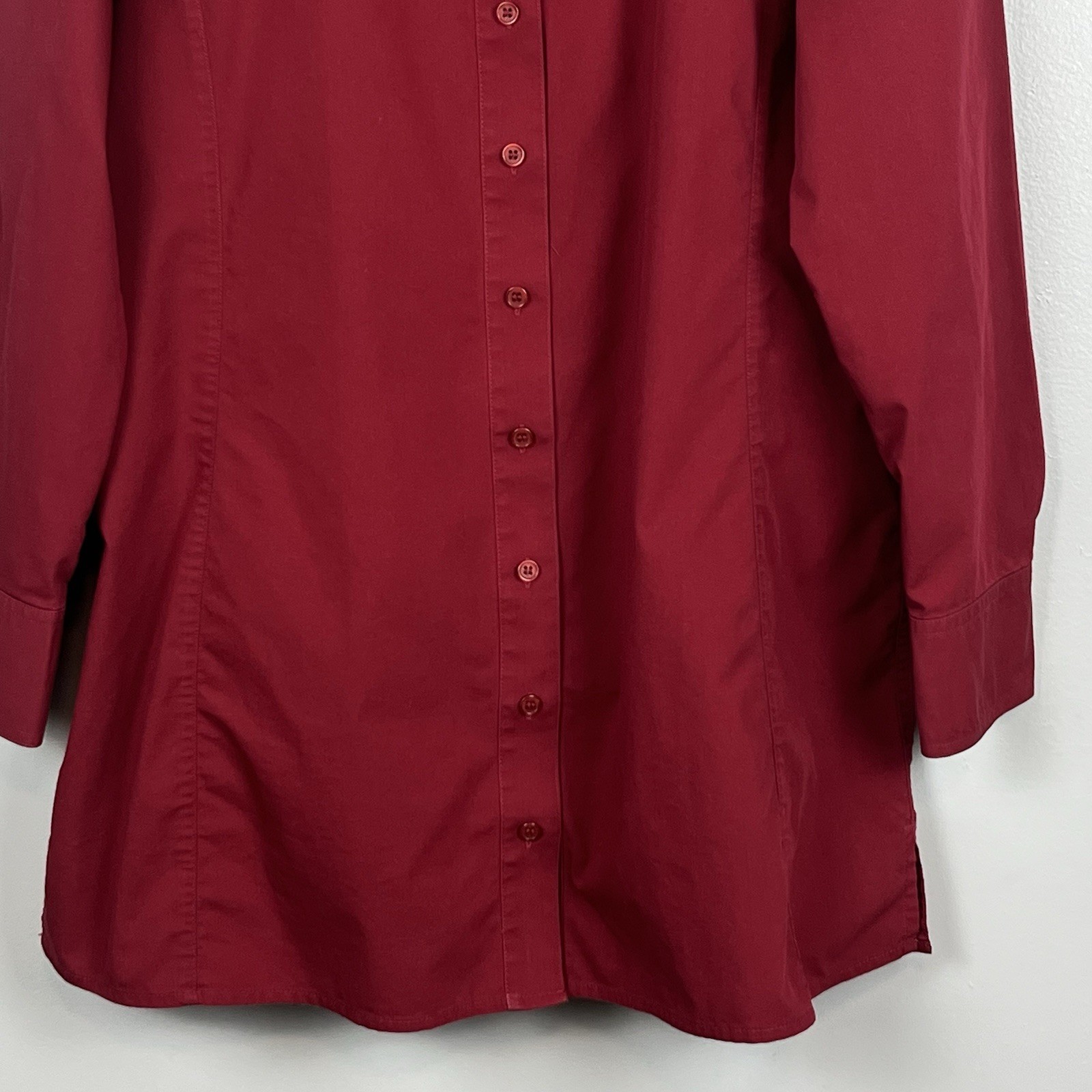 Chico’s red poly cotton spandex button front tunic length shirt, large.