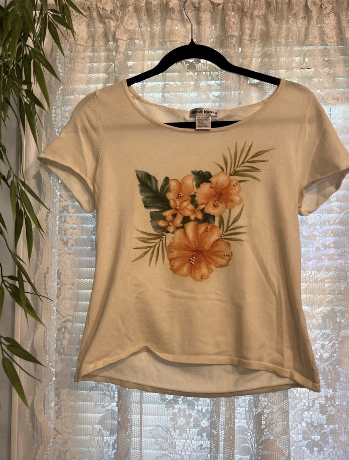 Kriss Kross Women’s Beige Floral Beaded Knit Top M Round Neck Short Sleeve