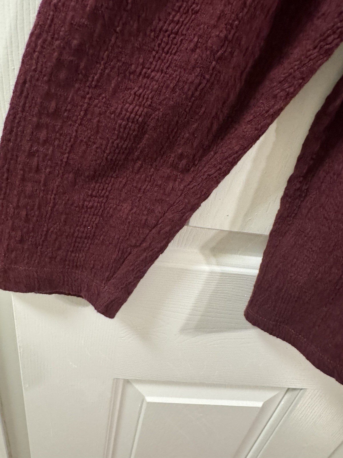 WINE COLORED TEXTURED BLOUSE-LIGHTWEIGHT KNIT FABRIC-LOFT BRAND-SIZE XL-STRETCHY