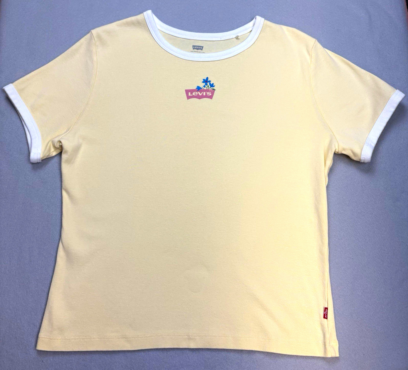 Levi’s Floral Logo Ringer T-Shirt XL Cream Yellow Short Sleeve Graphic Tee