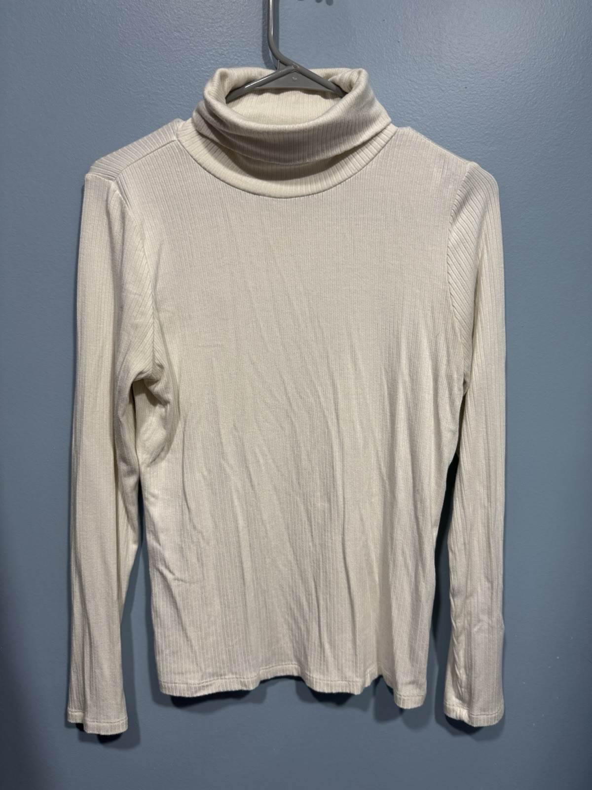 CYRUS Essentials Cream Ribbed Long Sleeves Top With Turtleneck M NWOT