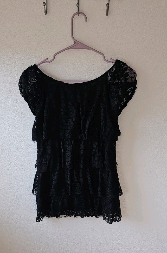 AGB Women’s S Black Lace Scoop Neck Cap Sleeve Pullover Blouse Top