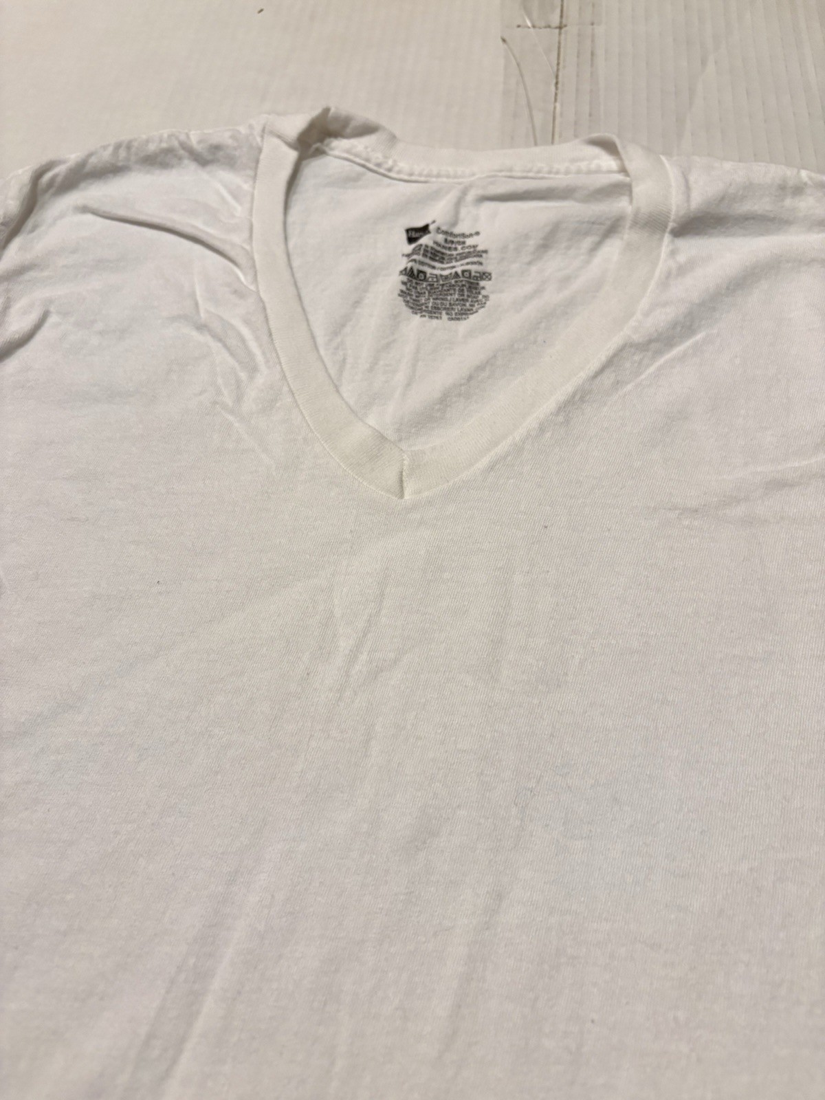 Hanes Shirt Womens Small White Basic T Short Sleeve V-Neck Comfort Soft Classic