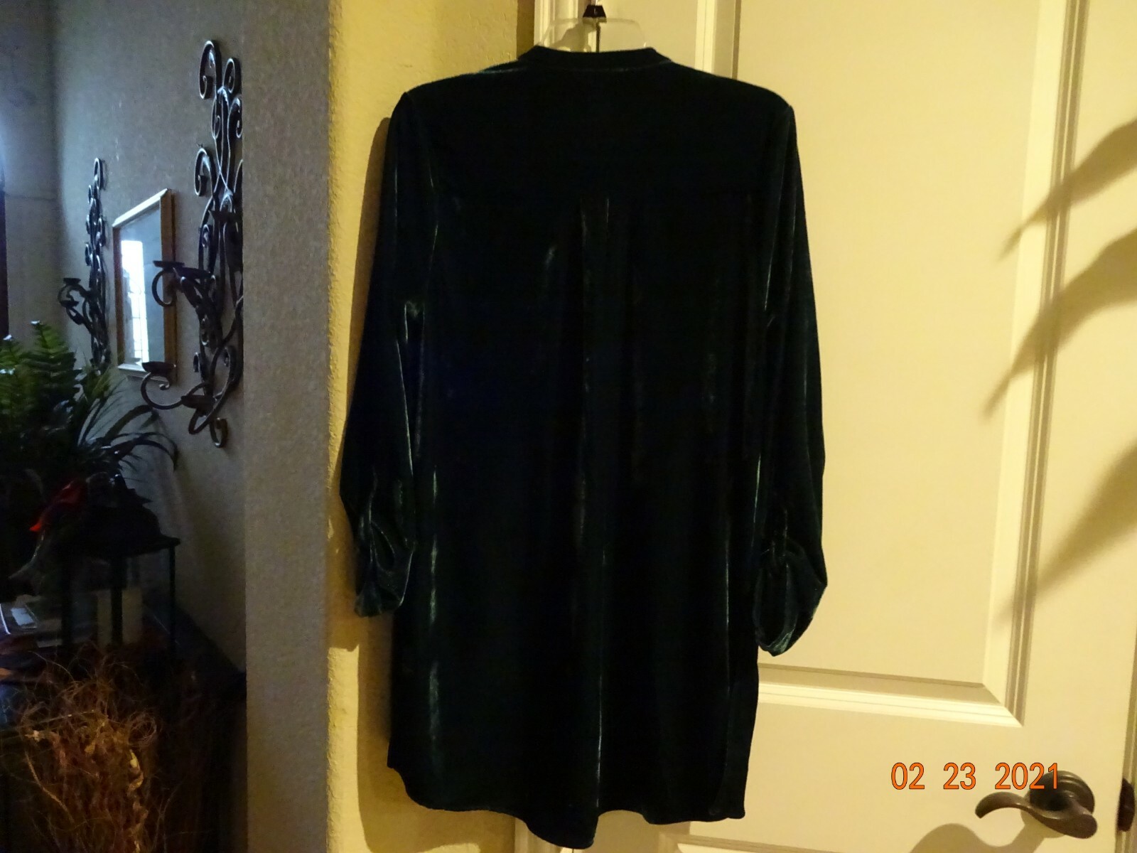 WOMEN’S MORA GREEN LUX TOUCH SHIRT. VELVET LOOK LARGE