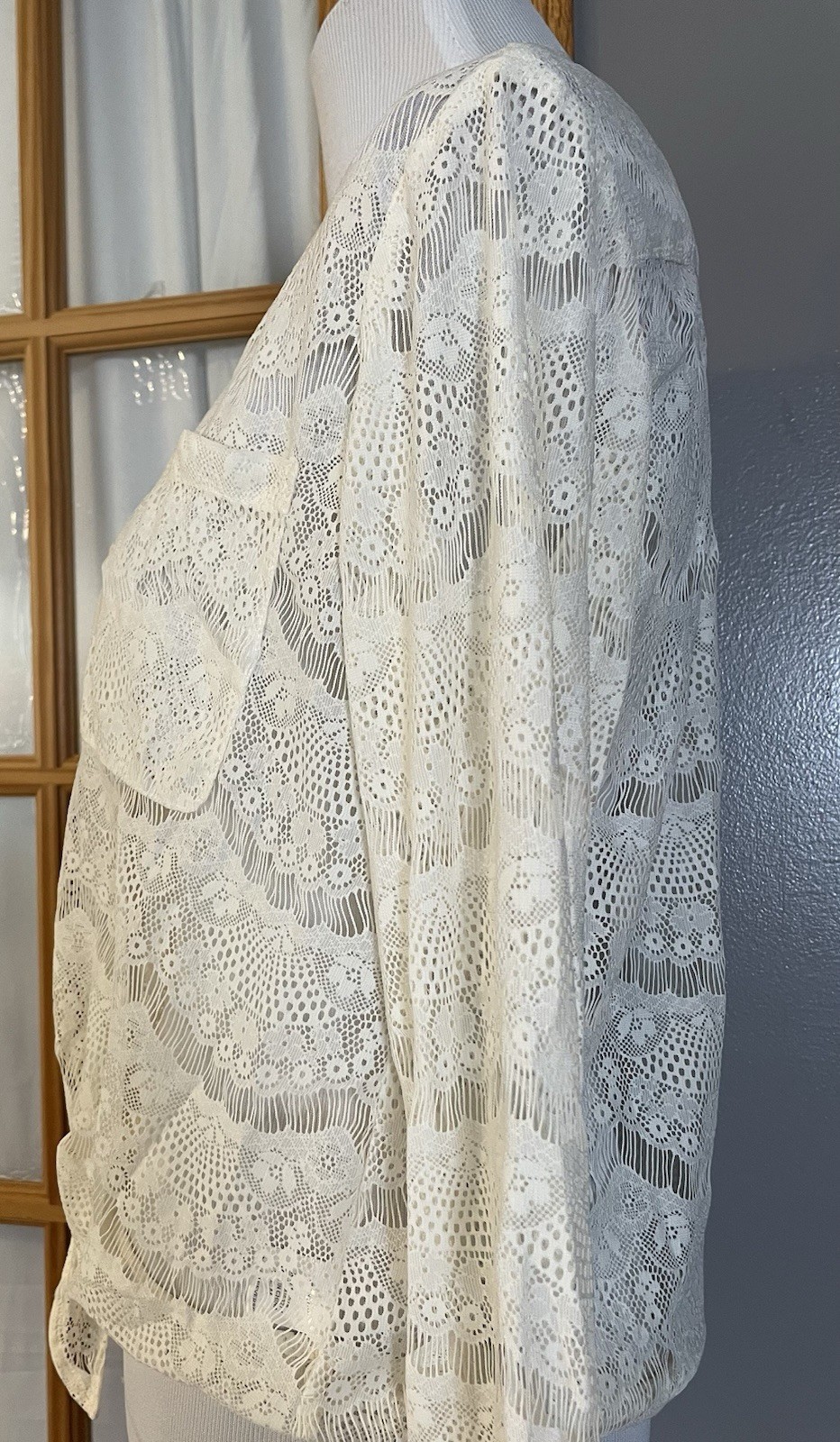 Bellatrix Floral Lace Button Up Blouse Sz M Cream Front Tie Boho Cottagecore