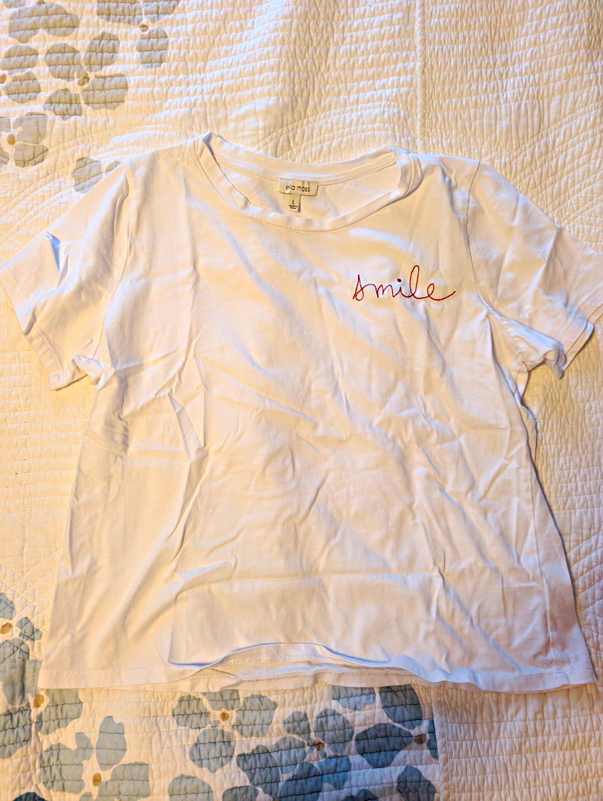 Ella Moss Women’s White Solid Crew Neck Short Sleeve Embroidered “Smile” Tee