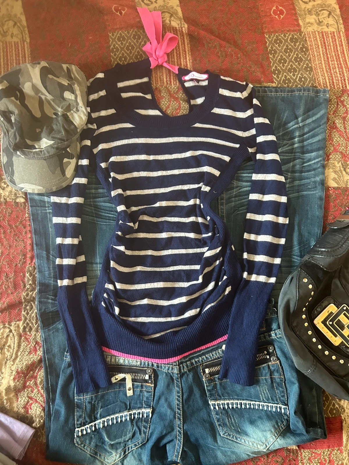 y2k striped navy pink detail fitted sweater american vintage jumper 2000s