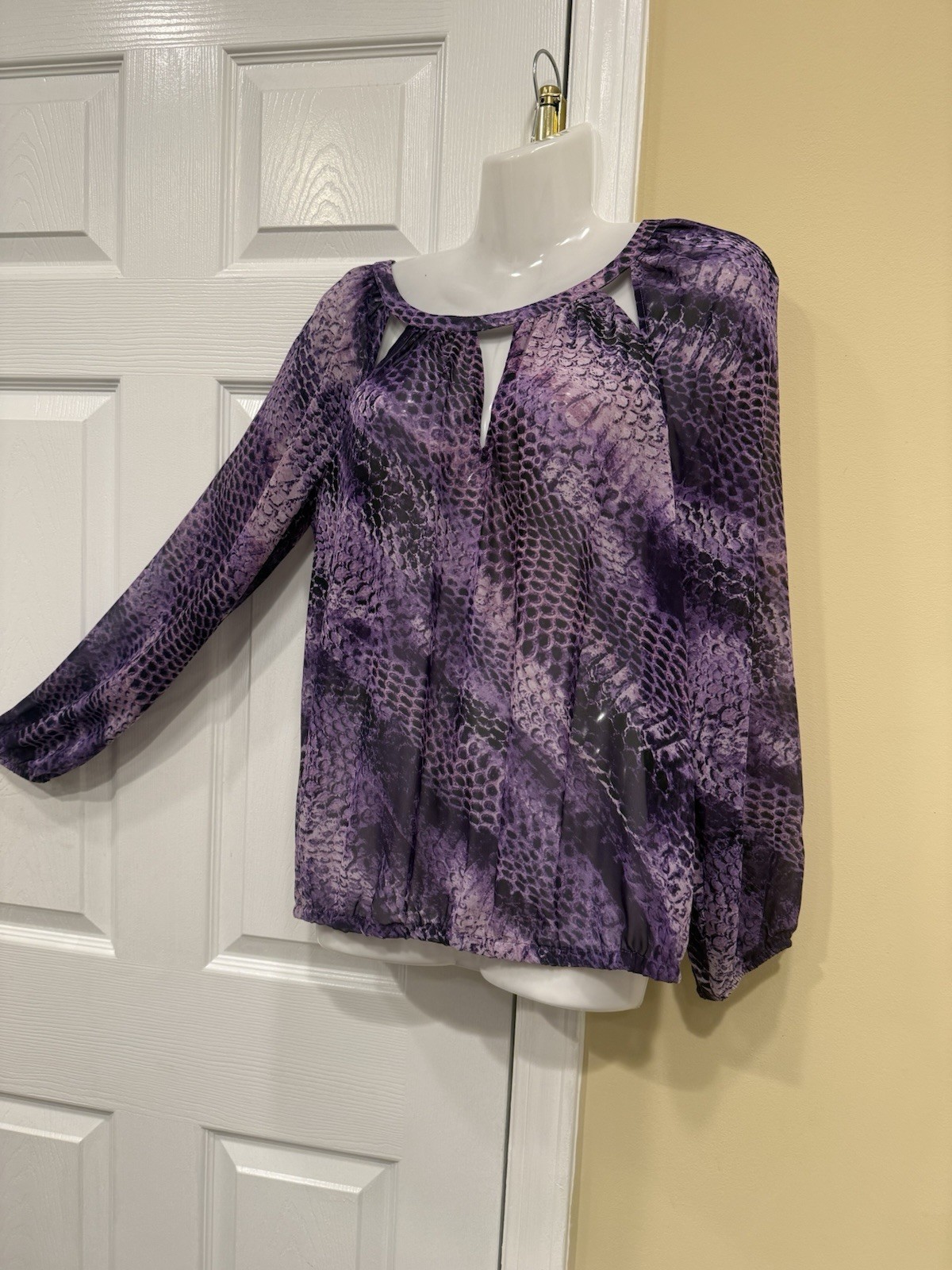Jennifer Lopez Purple Snakeskin Pattern