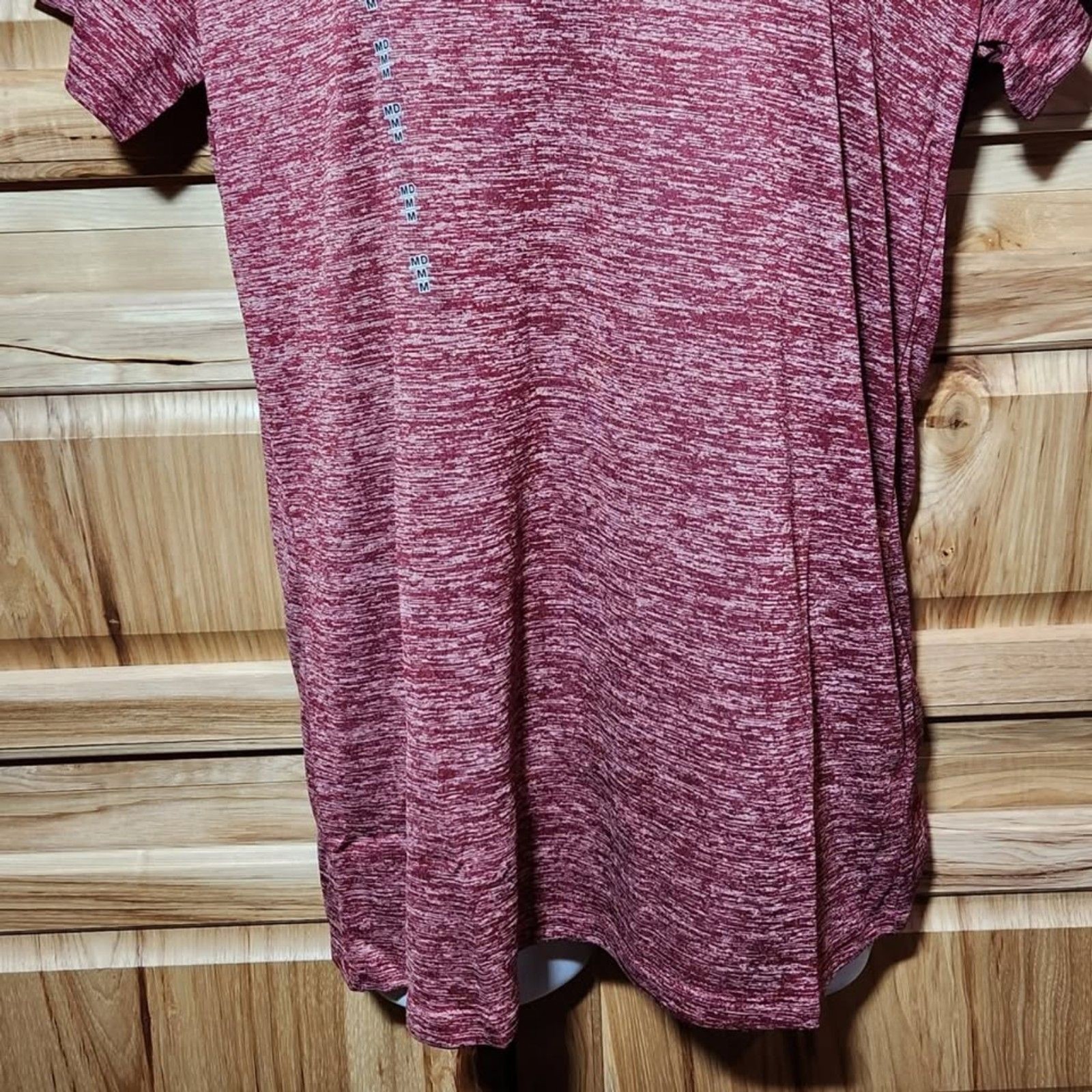 Under Armour Women’s Medium HeatGear V‑Neck Tee Loose Fit