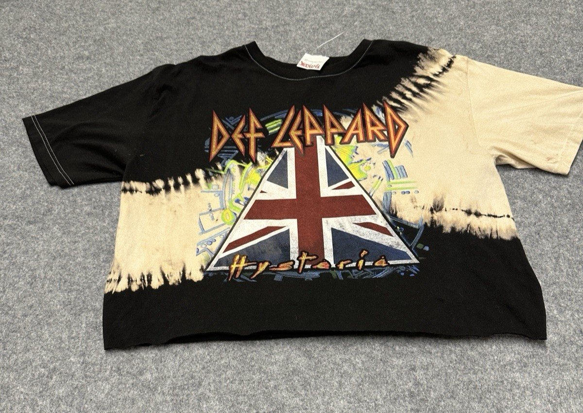 Def Leppard Shirt Womens Medium Black Crop Short Sleeve Music Rock Concert NWT