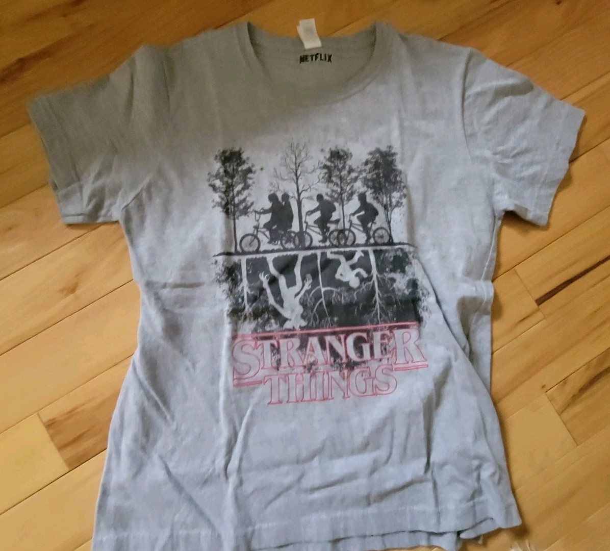 🔥 NETFLIX Stranger Things Silhouette Forest Ladies T Shirt S-L Athletic Heather