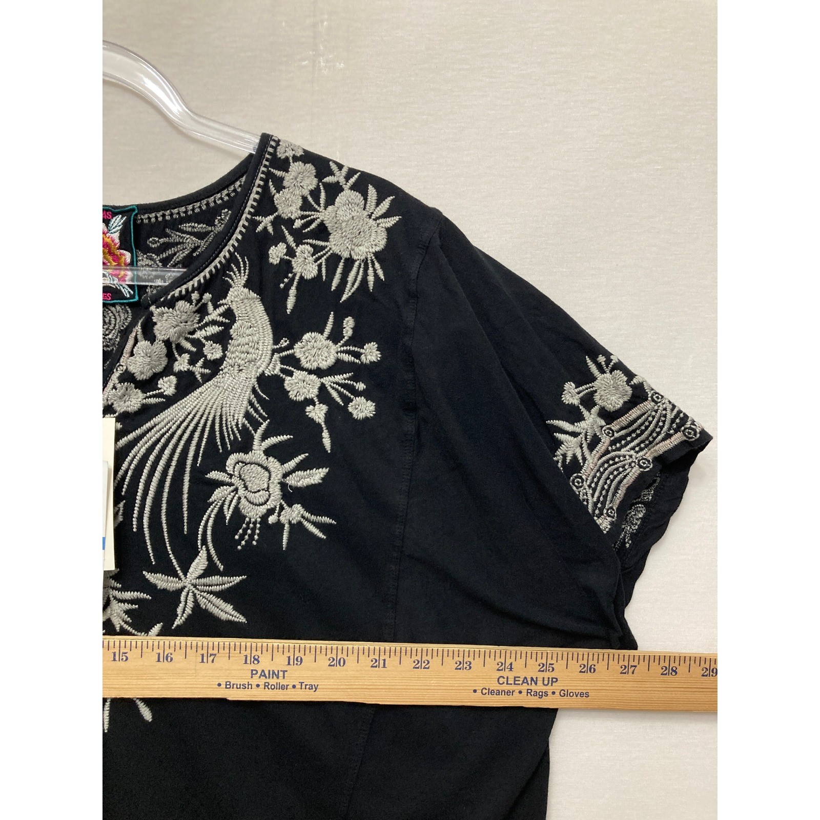 New Johnny Was XL Black Embroidered Peacock Floral Notch V-Neck Stretch Boho