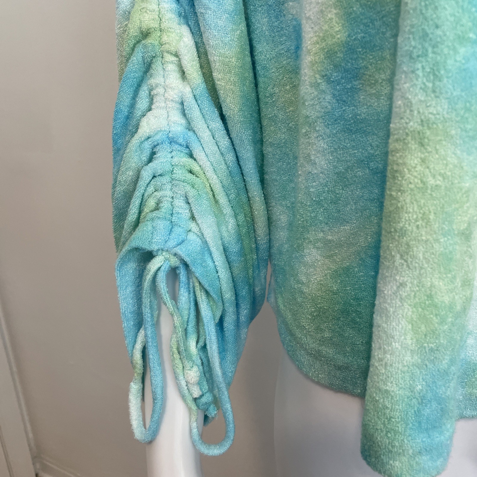VENUS Cozy Terry Top – Tidal Wave Tie Dye size small