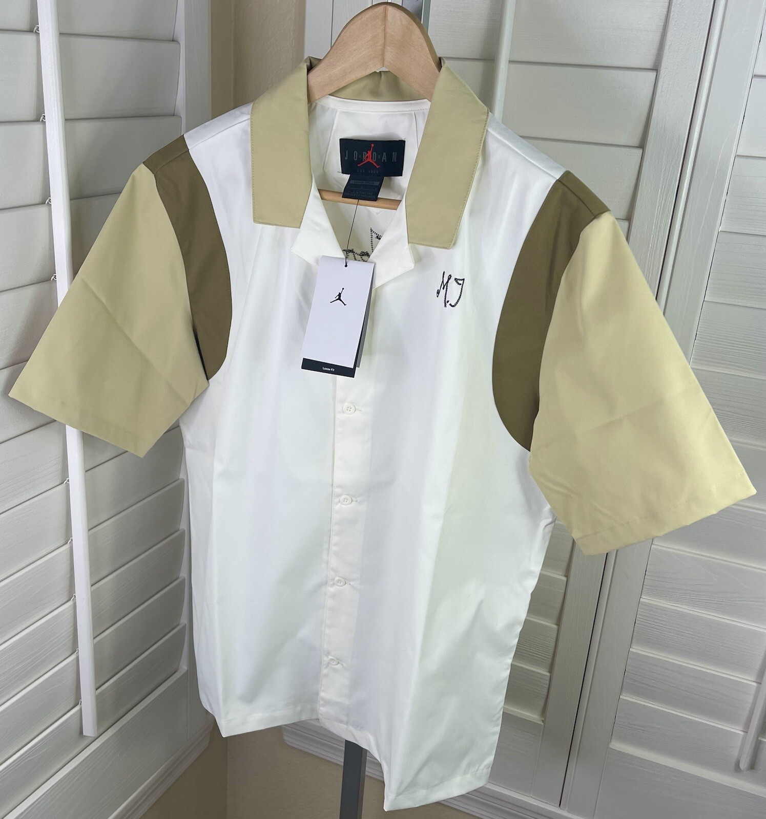 Nike Air Jordan Flight Club ‘Bowling’ Button Up Shirt DZ3340-133, Women’s M, NWT