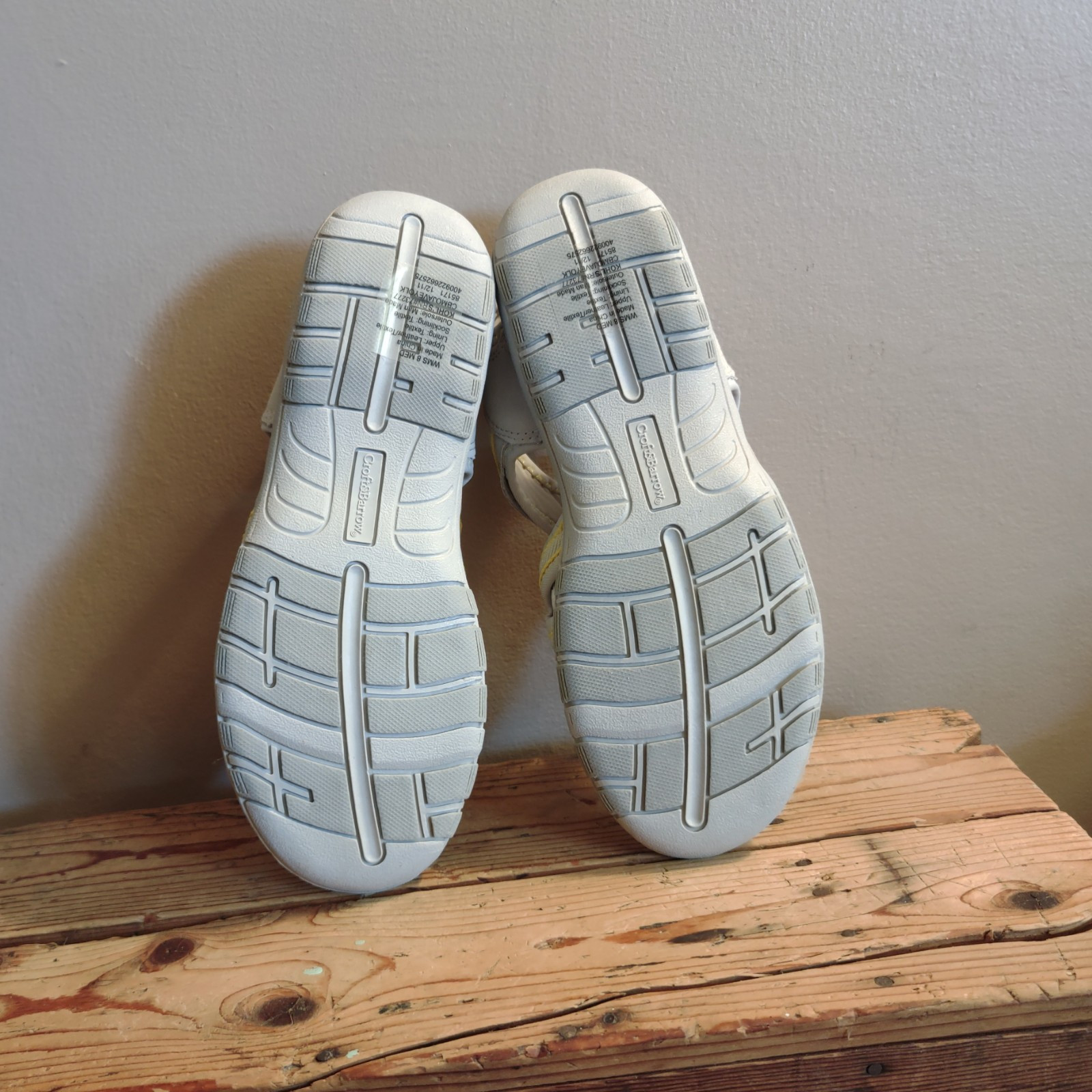 Croft & Barrow New with Tags Hiking/Sandals/Shoes Size 8 Gray/Yellow