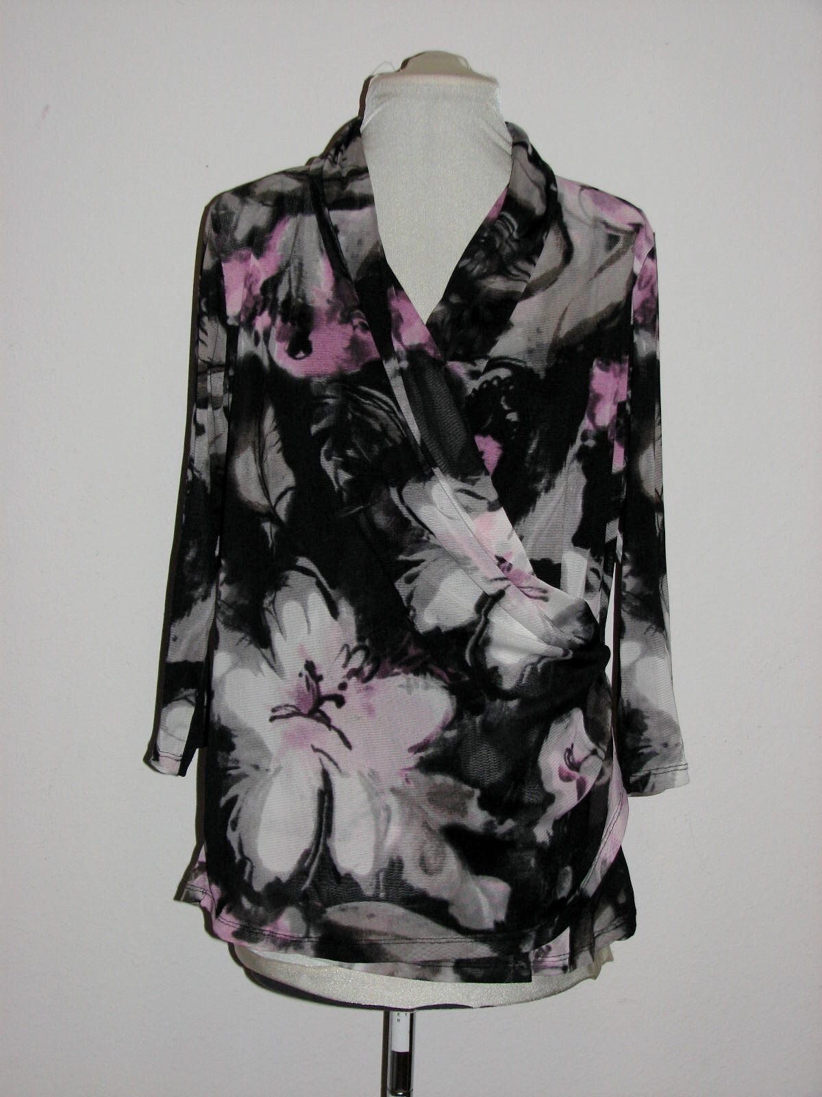 Simply French Multi-Color Sheer w Attached Cami 3/4 Sleeve V-Neck Tunic (L)