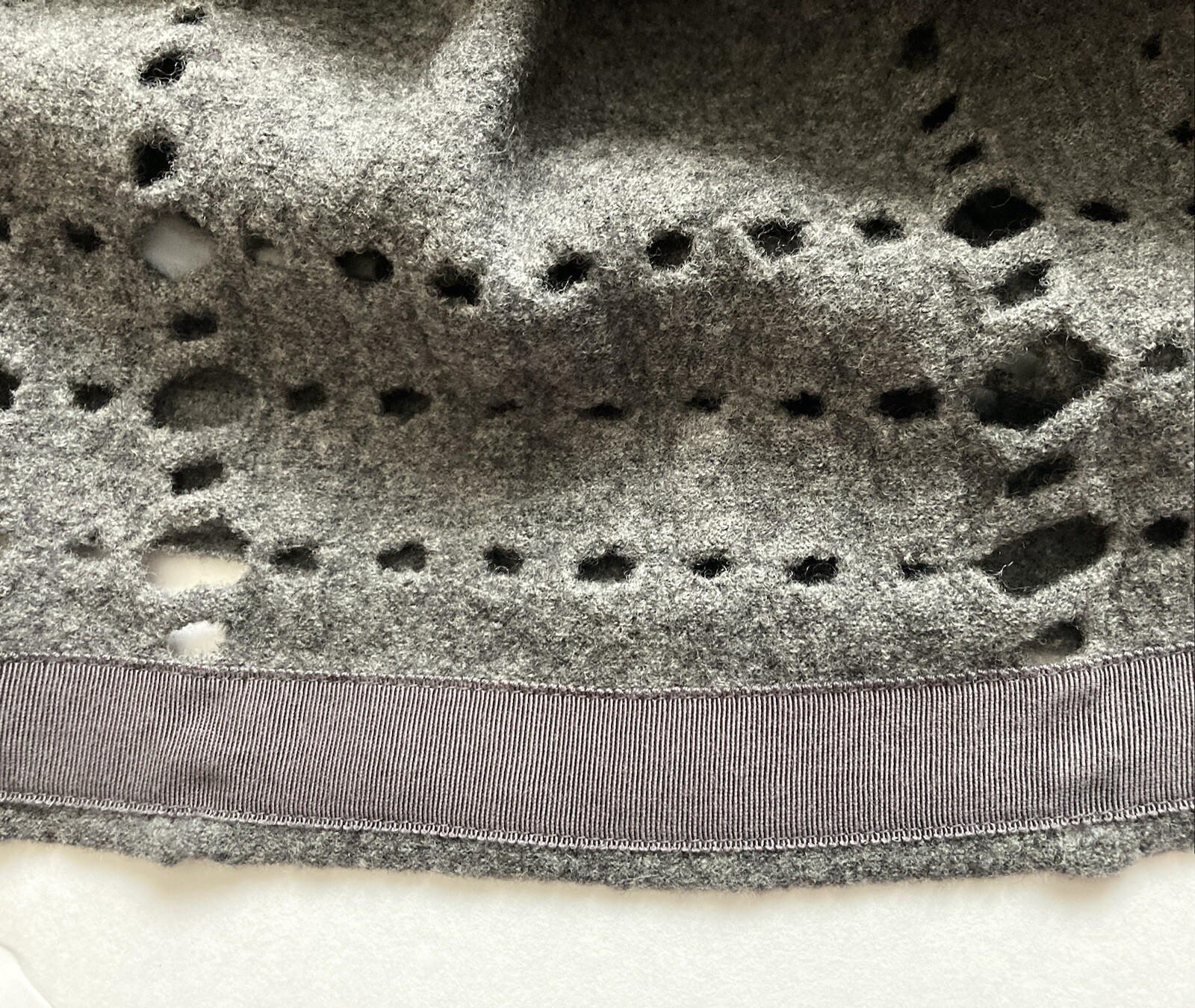 Tory Burch Gray Wool Perforated Blouse Top Bateau Neckline Women’s Size S