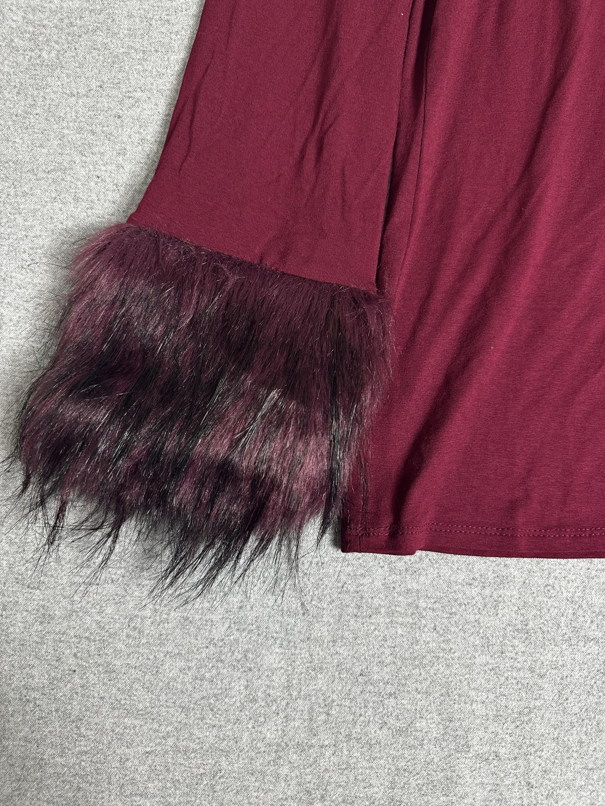 Vince Camuto Shirt Womens Large Manor Red Faux Fur Cuff Estate Jewel New