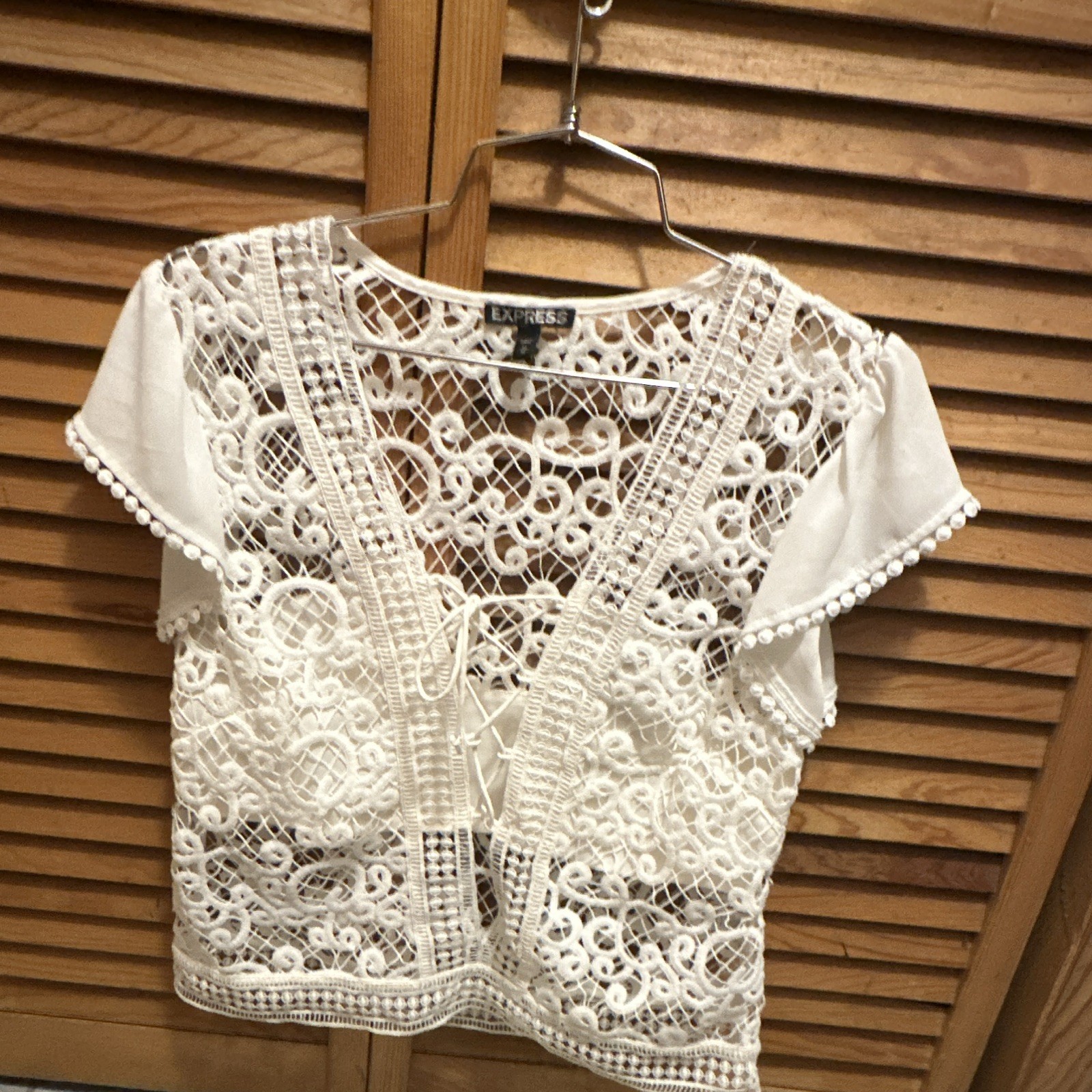 Express Women’s White Sheer Floral Lace Cropped Round Neck Cap Sleeve Top M