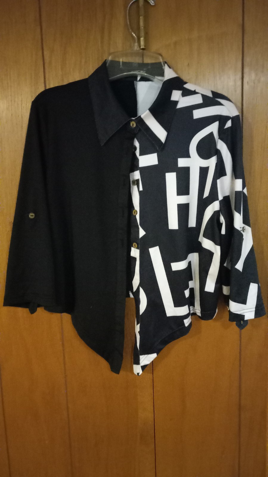 CHICME long sleeve stylish, collared 3/4 blouse! Stretchable! XL