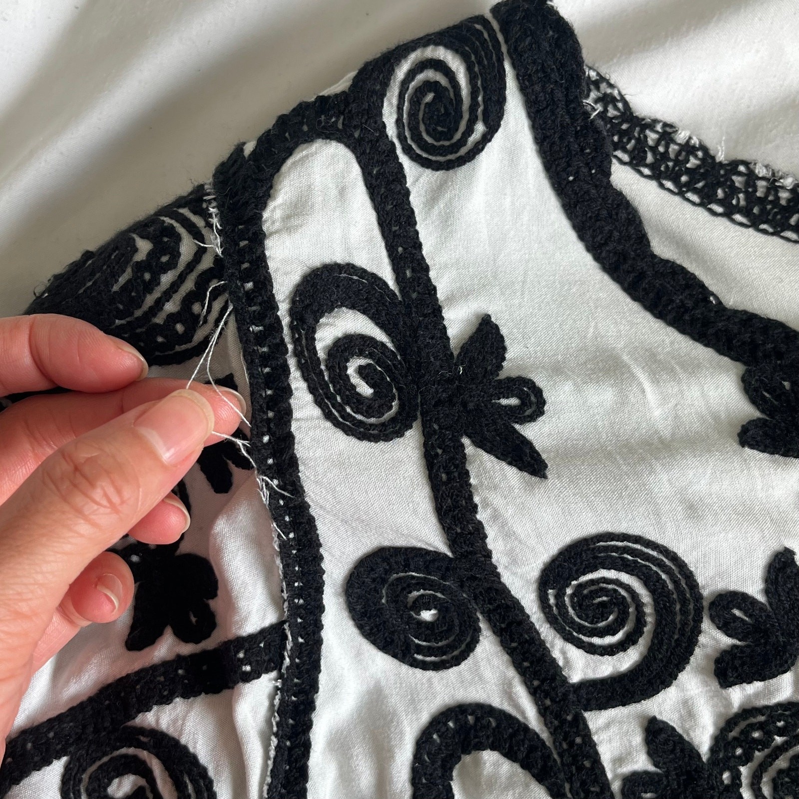 Black and White Embroidered Peasant Scalloped Top Boho Prairie Cottage Festival