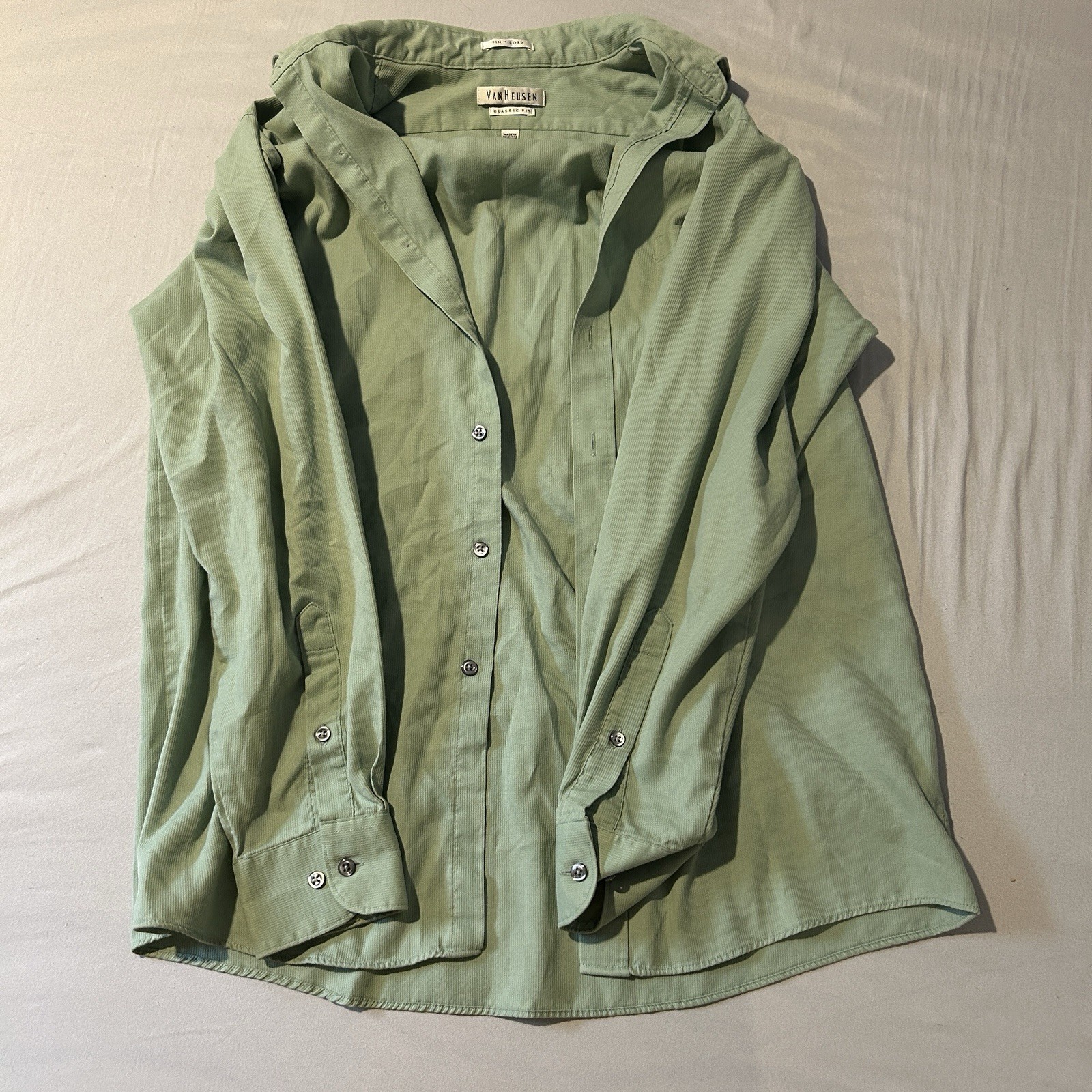 Van Heusen Women’s Classic Fit Green Collared Button Up 15-1/2 32/33