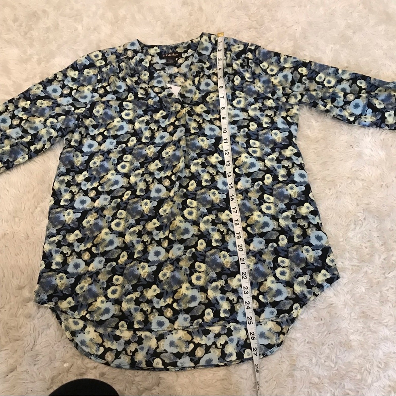 By design woven blue gray leaf floral v neck with roll tab sleeve new wi…