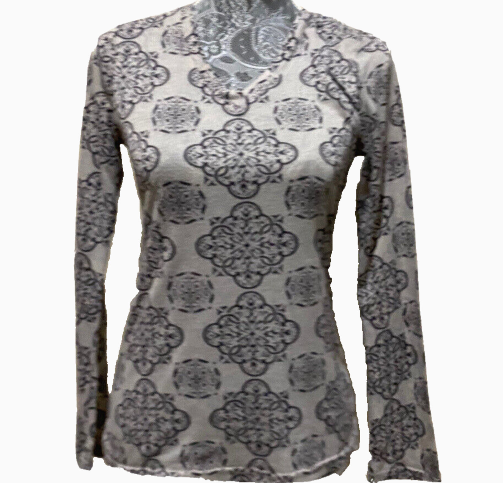 Marika Balance Collection Womens M Gray Medallion Print Long Sleeve Stretch Yoga