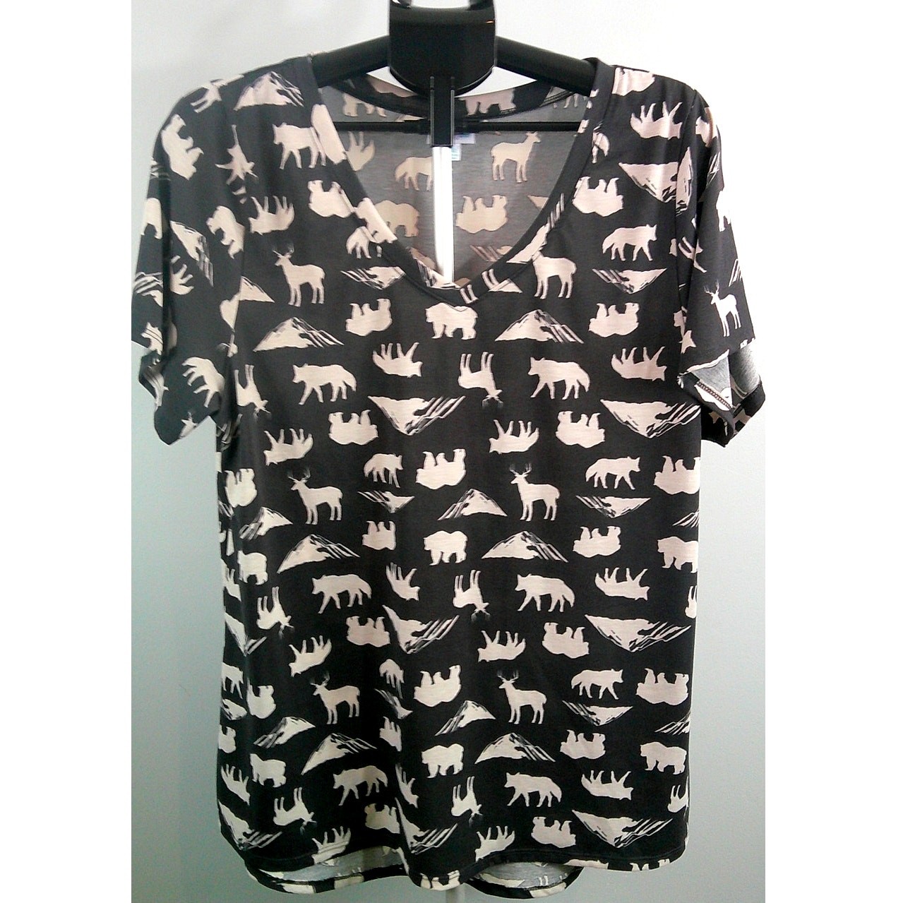 LuLaRoe V-neck Women’s Charcoal Gray 2xl Camping Hunting