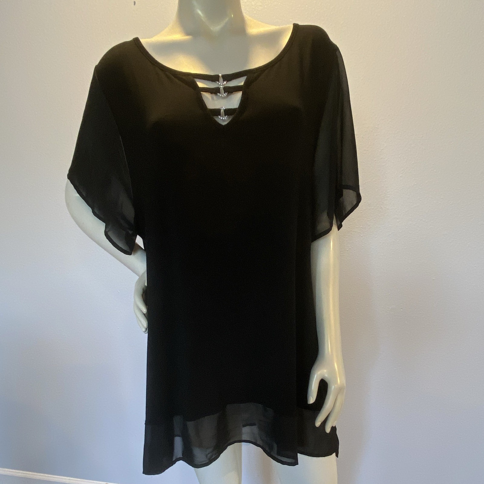 beldini 3X Black Solid V-Neck Short Sleeve Sheer Chiffon Rhinestone Tunic Top