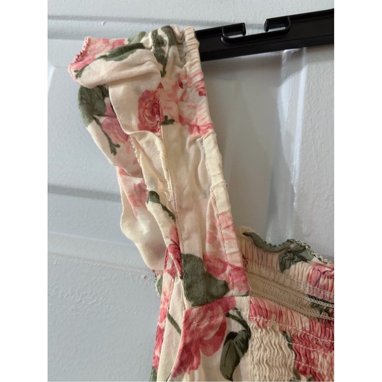 White and Pink Floral Smocked Peplum Ruffle Sleeve Tank Top Size large.