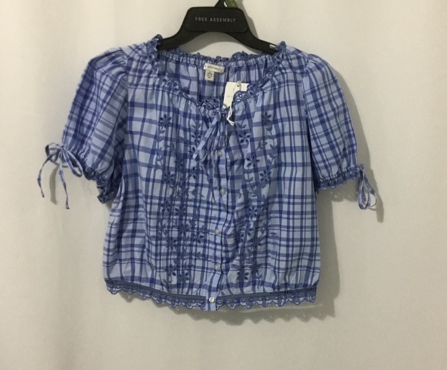 Free Assembly Women’s Floral Embroidered Gingham Check Plaid Crop Top M (8-10)