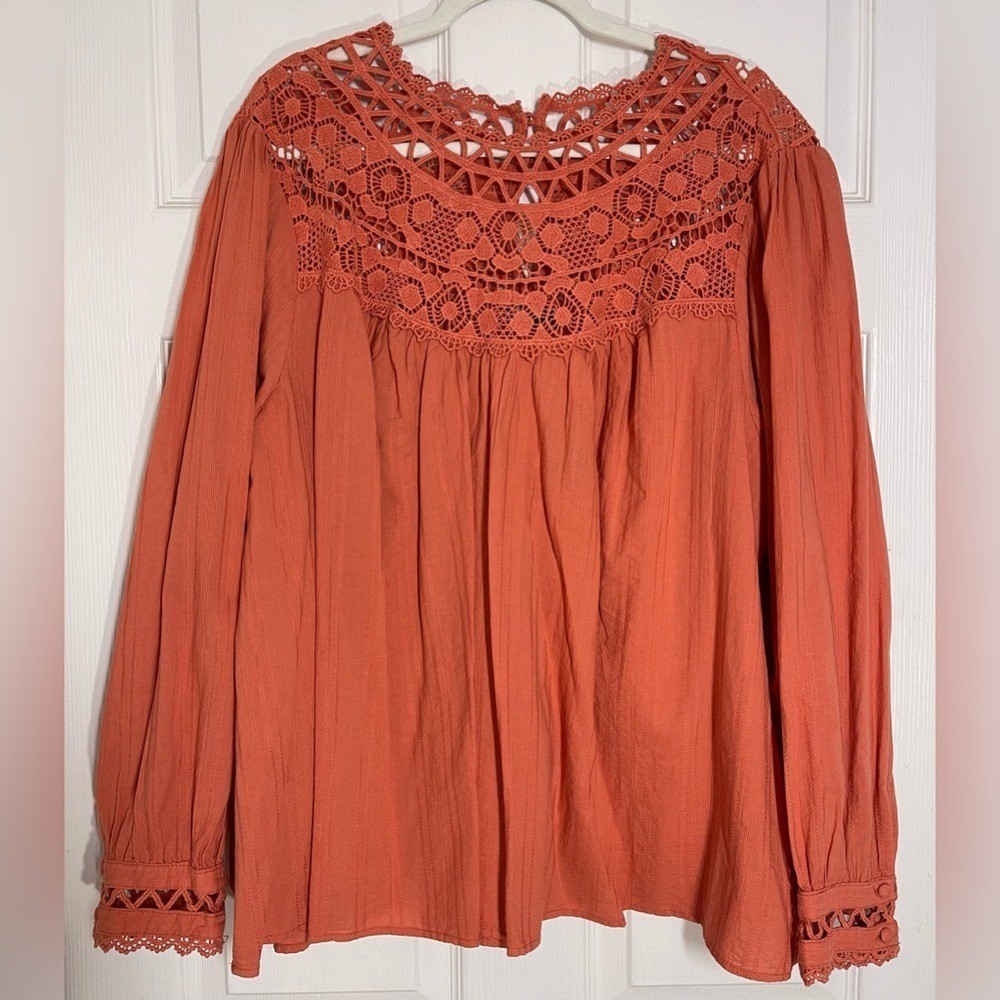 NWT TORRID Women’s Plus Size Cotton Lace Trim Yoke Blouson Sleeve Top Size 4X