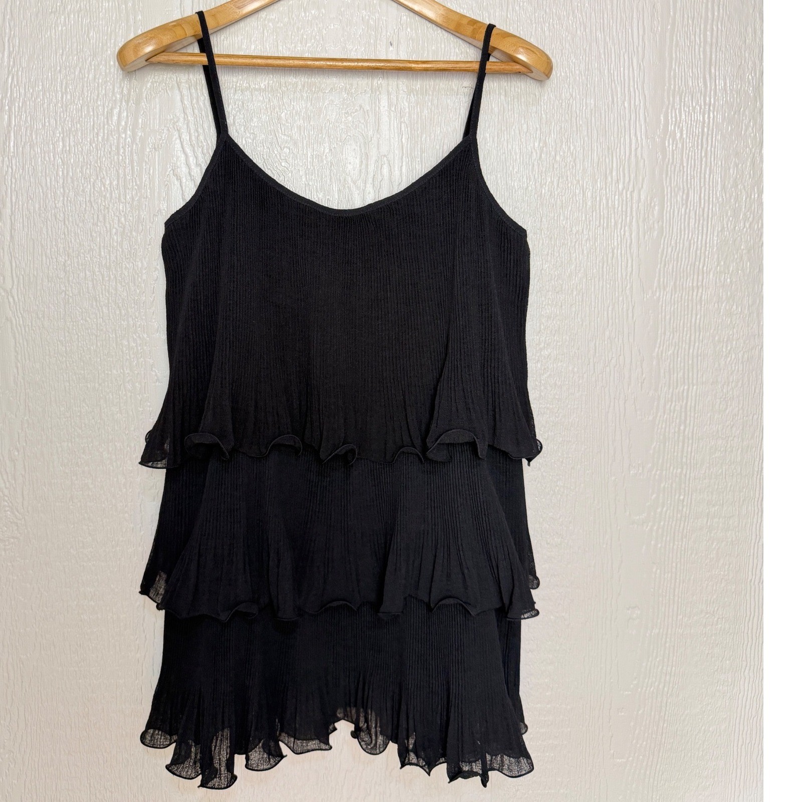 Black Tiered Pleated Ruffle Camisole Top Spaghetti Strap V-Neck Sleeveless Small