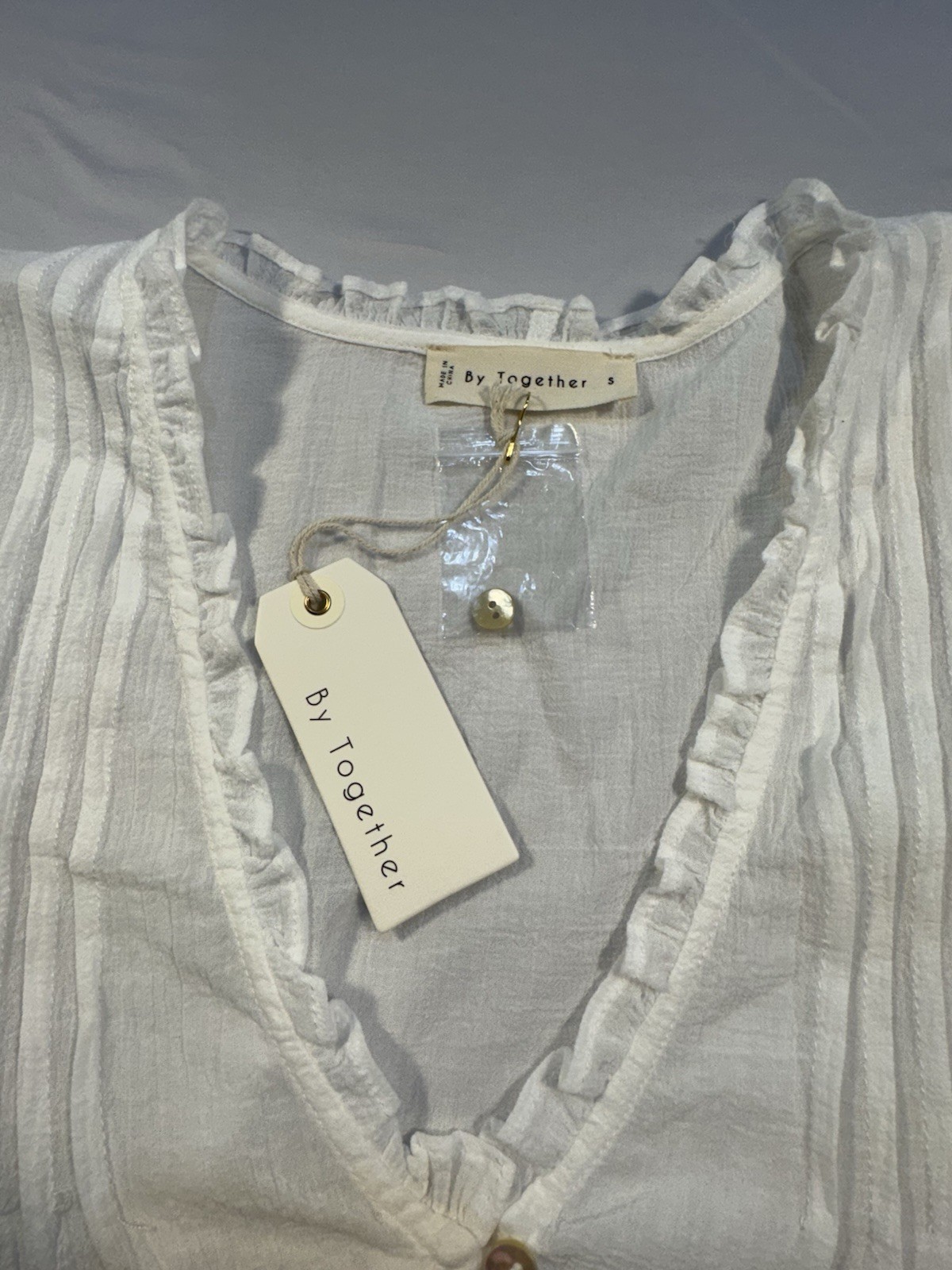 By Together Women’s White Solid V-Neck 3/4 Sleeve Peasant Ruffle Lace S