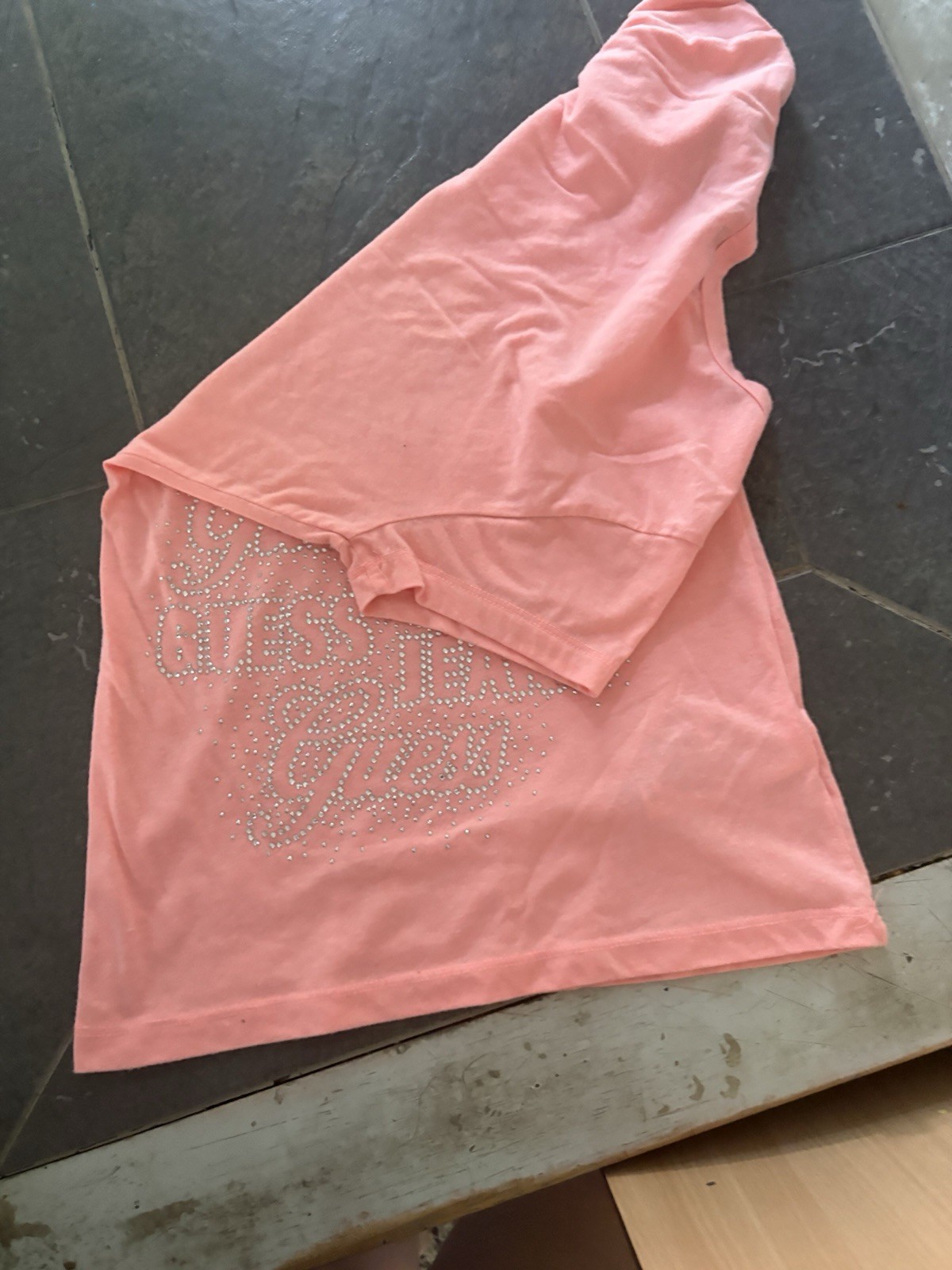 GUESS vintage Y2K-style Women’s Pink Bedazzled Logo Graphic Baby Tee