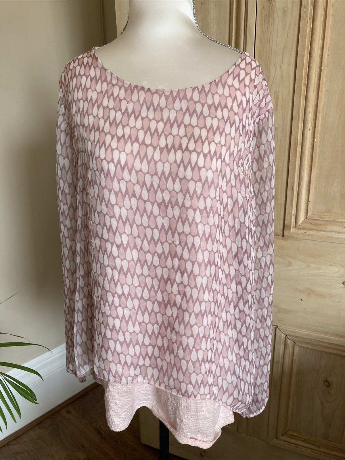 BNWT BELLINA ITALIAN TOP – ONE SIZE