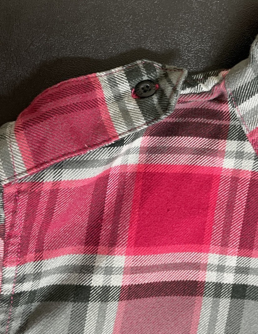 Roxy Flannel Shirt Womens M Red Gray Plaid Long Sleeve Button Up Pockets Collar