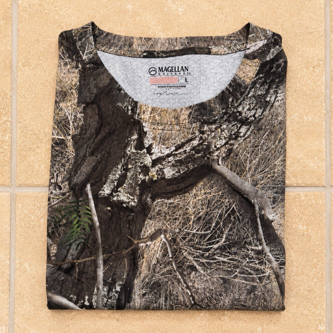 Magellan Outdoors Women’s Large Mossy Oak Camo Performance Shirt