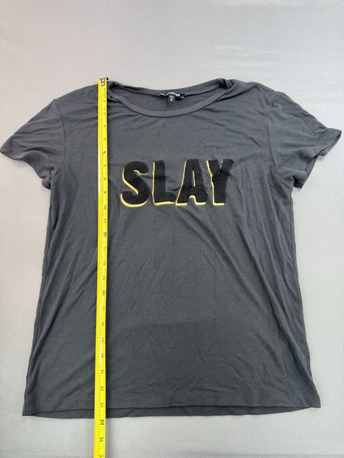 Express Women’s Size Medium Gray Stretch Slay Tee Shirt M Raised Lettering